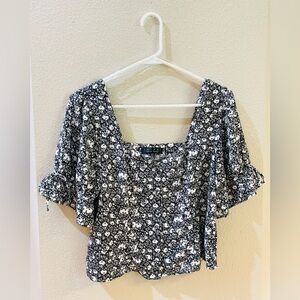 Trixxi Crop Top button up black & white floral size XL loose fit